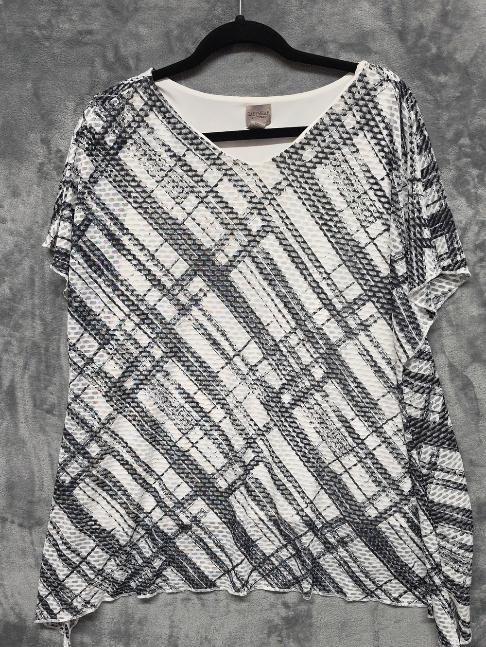 Chico's EASYWEAR Black and White Patterned V-Neck Short Sleeve Top SZ 3(XL)